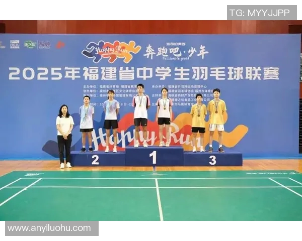 成都羽毛球队耐力排名创新高引发热议展现运动员拼搏精神与团队实力 成都羽毛球队耐力排名创新高引发热议展现运动员拼搏精神与团队实力