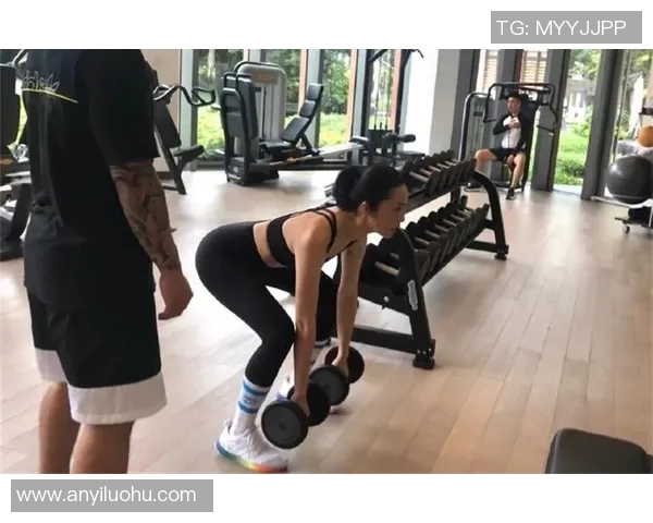 足球明星展现完美身材的精彩图片合集与健身秘诀分享 足球明星展现完美身材的精彩图片合集与健身秘诀分享