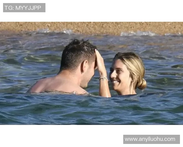 当足球明星邂逅超模的华丽人生与激情梦想交织的浪漫爱情故事 当足球明星邂逅超模的华丽人生与激情梦想交织的浪漫爱情故事